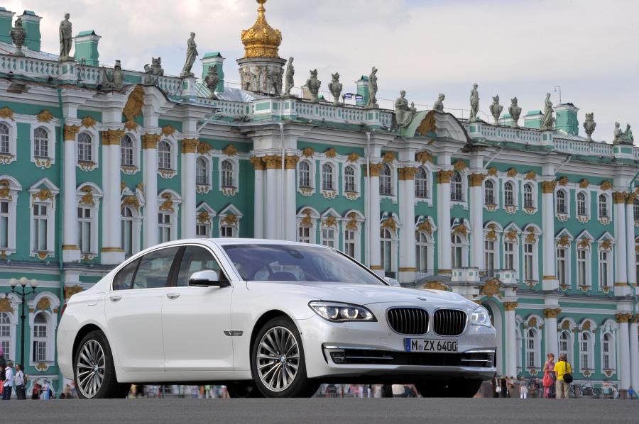  BMW 7-Series 2013 года  (фото 99 из 123)